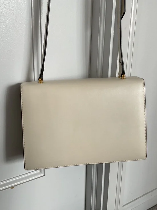 Beautiful Ivory Gucci Zumi crossbody w/2 tone metal - Picture 4 of 9